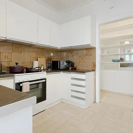 Filis Sunny 80sqm Apt In Viktoria Athens