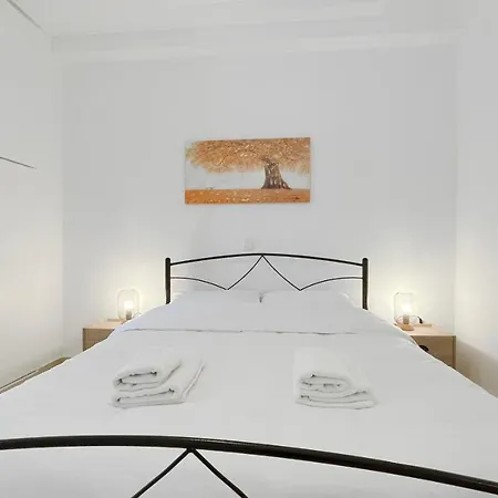 Filis Sunny 80sqm Apt In Viktoria Athens